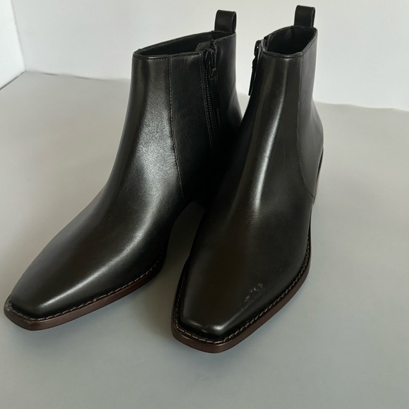 Tori Burch Zip Booties, Black Ankle Boots, Size 6 - Picture 6 of 16